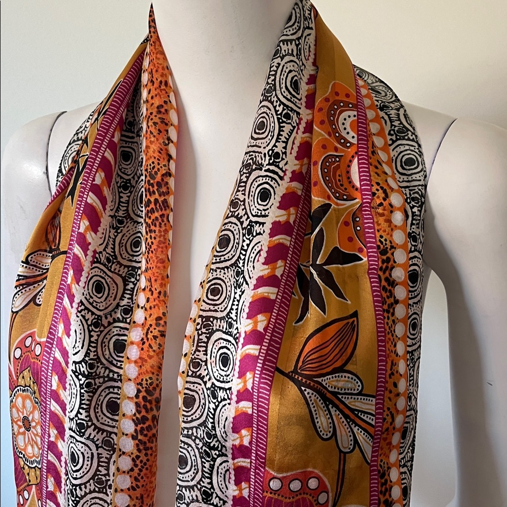 Italca Vibrant Floral Patterned Silk Scarf Made in Italy - Picture 5 of 9